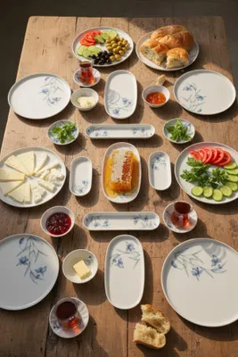 Obrázok produktu pre Sada riadu Hermia Concept (29 kusov) vyrobená zo 100% porcelánu, v kombinácii farieb biela, modrá a zelená, vhodná do mikrovlnnej rúry a umývačky riadu