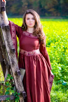 Image de Robe élégante en viscose bordeaux XXL