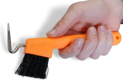 Produktbild von Hufkratzer für Pferde Esel Ziegen Huf mit extra Stabiler Bürste, Farbe orange