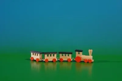 Obrázek produktu pro Dřevěná železniční figurka se 3 vagóny šířka 12cm NOVINKA