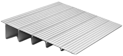 Obrázok produktu pre VEVOR Rampa na prah dverí, 677 x 865 x 138 mm, rampa pre invalidné vozíky z hliníkovej zliatiny s nosnosťou 360 kg, rampy na obrubníky pre domáce schody určené pre invalidné vozíky, skútre, chodítka, bicykle a trojkolky
