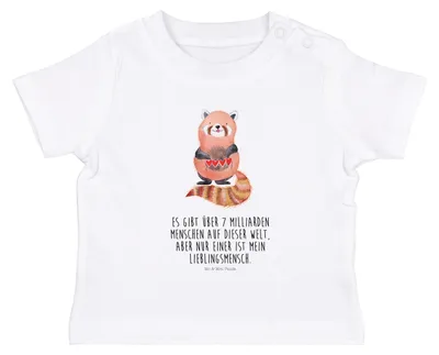 Produktbild von Mr. & Mrs. Panda Babyshirt Roter Panda 12. - 18. Monat - Weiß - Geschenk, , T-Shirt, Lustige Sprüche, Liebling, Herz, Kinder Shirt, Baumwolle Baby, Rot, Liebe
