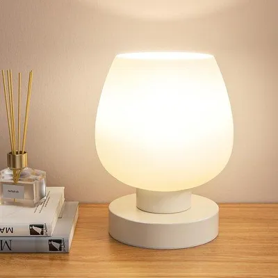 Obrázek produktu pro Noční stolní lampa – malá LED lampa s bílým sklem – 3stupňové stmívání pro malé místnosti