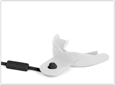 Produktbild von CCM SISU 3D Junior Mundschutz mit Riemen, Farbe:weiss