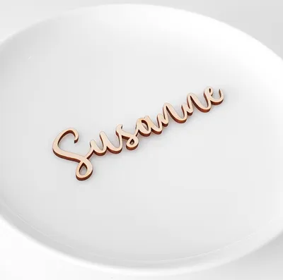Produktbild von Premium Tischkarten Hochzeit - Personalisierte Namensschilder Holz für Gäste - Platzkarten Hochzeit Tischdeko