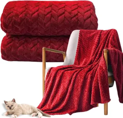 Produktbild von Elegante geprägte Polyester-Tagesdecke 200x220 cm in Rot - Das perfekte Weihnachtsgeschenk aus Polen
