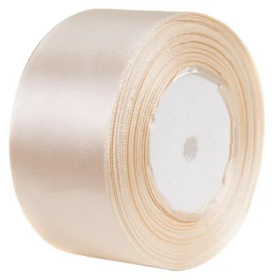 Zdjęcie produktu dla Wstążka satynowa w kolorze kremowym 50mm - 32mb
