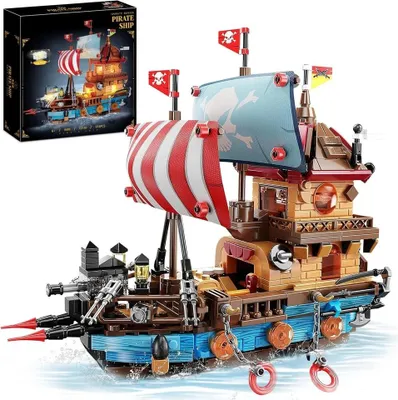 Immagine prodotto di Set di costruzioni a tema pirati, ideale per avventure piratesche. Giocattolo con mattoncini da assemblare e luci