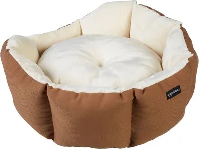 Produktbild von Amazon Basics Achteckiges Haustierbett für Hund oder Katze, L 50 x B 50 x H 20 cm, Braun & Elfenbein