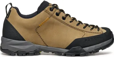 Wanderschuh für Damen; Modell "Mojito Trail Pro GTX Wmn" von Scarpa; in braun mit schwarzer Sohle und Schnürung.