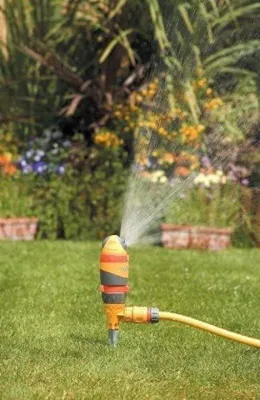 Immagine prodotto di Irrigatore a turbina, potente, rotante, ideale per giardino e prato
