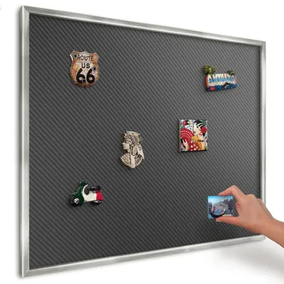 Produktbild von Magnettafel 80x60 cm in einem silbernen Rahmen - Magnetische Metalltafel, Magnetpinnwand zur Wandmontage für Wohnzimmer, Küche, Flur, Kinderzimmer und Büro - Geometrische Textur