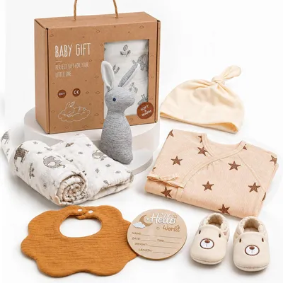 Produktbild von geborenen Geschenkset zur Geburt Baby Erstausstattung mit Strampler, Decke, Lätzchen, Mütze, Babyschuhen, Meilenstein- und Grußkarte