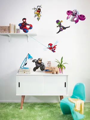 Produktbild von Wandtattoo - Spidey and His Amazing Friends Chasing - Größe 50 x 70 cm