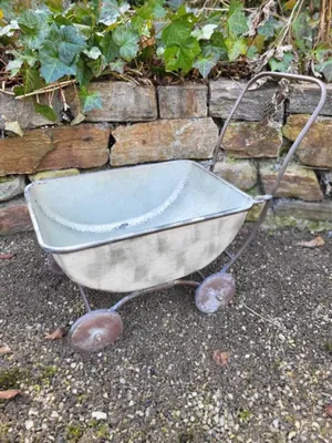 Produktbild von Shabby Chic Kinderwagen zum Bepflanzen