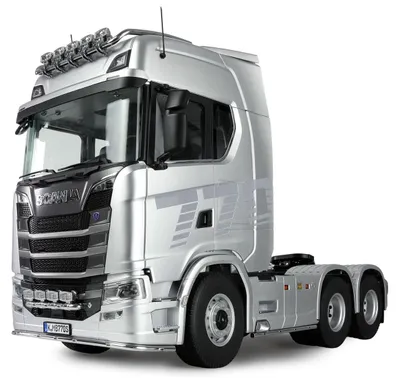 Zdjęcie produktu dla Ciągnik siodłowy Scania 770 S 6x6 w skali 1:14, gotowy do jazdy, srebrny