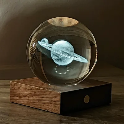 Image de Sphère de Saturne lumineuse en cristal