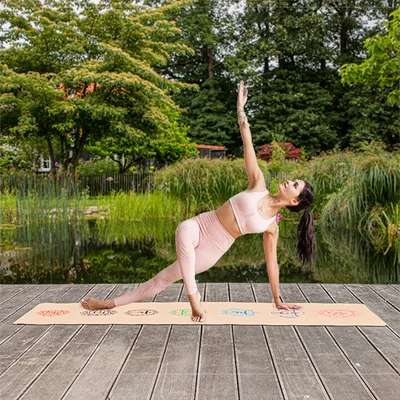 Produktbild von Yogamatte aus Kork und TPE, 183 x 61 x 0,4 cm, mit 7 Chakren Abbildungen
