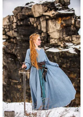 Produktbild von Wikinger Kleid 100% Leinen Taubenblau "Anna" XL