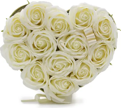 Produktbild von Seifenblumen-Box - 13 Creme-Rosen in einer herzförmigen Box