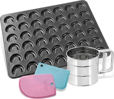 Produktbild von Zenker Vanillekipferl-Set "Feinste Vanillekipferl für die Weihnachtszeit", Kipferl-Backblech mit Puderzuckersieb und Teigschaber, Backblech mit Antihaftbeschichtung, Menge: 1 x 3er Set
