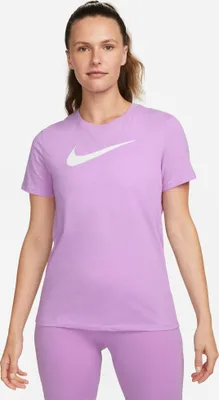 Produktbild von NIKE W NK DF TEE SWOOSH T-Shirt Damen lila XS