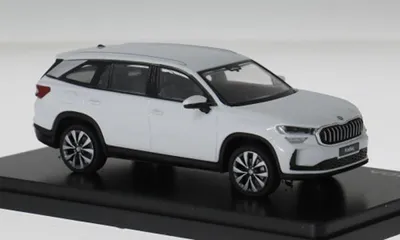 Zdjęcie produktu dla Skoda Kodiaq II (2023) – kolor White Moon Metallic, skala 1:43, model ABREX