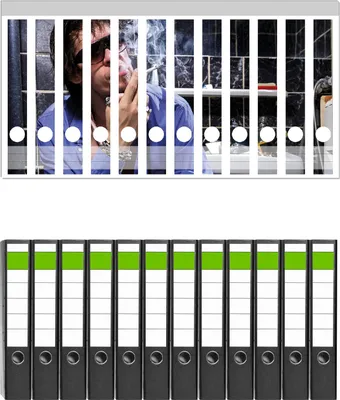 Produktbild von Wallario 12 Stück schmale Ordner inkl. Klebeetiketten mit Motive Kloparty - Sexy Mann auf Toilette mit Zigarette -  Set mit Rückenschildern / Ordnerrücken Stickern