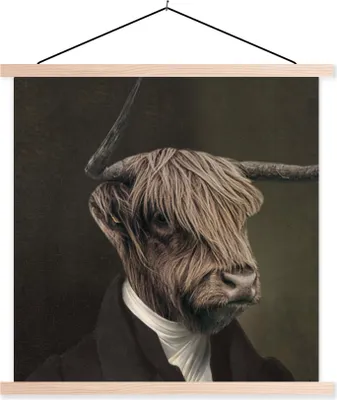 Produktbild von MuchoWow® Textilposter Schottisches Hochlandrind - Kleidung - Kunst 60x60 cm mit holzfarbenen Rahmen - Wanddekoration