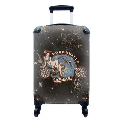 Obrázek produktu pro Kufr Příruční zavazadlo na kolečkách Malý cestovní kufr na 4 kolečkách Mancave - Žena - Motorka - Retro - Velikost kabiny < 55x40x23 cm a 55x40x20 cm