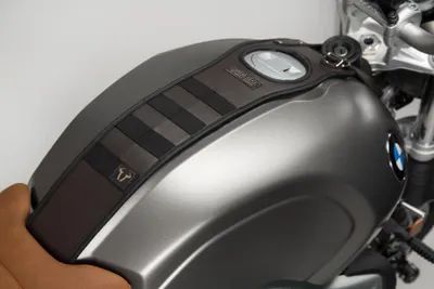 Produktbild von SW-MOTECH Tankriemen Legend Gear SLA für BMW R NineT
