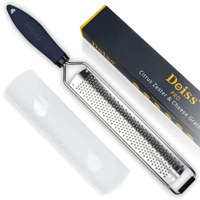 Produktbild von Deiss PRO Käsereibe - Parmesankäse, Zitrone, Ingwer, Knoblauch, Muskatnuss, Schokolade, Gemüse, Früchte - Rasiermesserscharfe Edelstahlklinge, breit, spülmaschinenfest