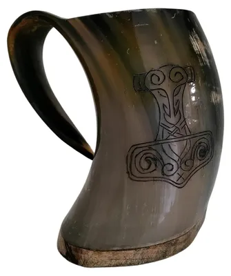 Produktbild von Handgefertigter Wikinger-Trinkbecher – aus echtem Ochsenhorn – 590 ml