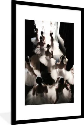 Produktbild von MuchoWow® Gerahmtes Poster Ballett - Ballerina - Tanz 60x90 cm - Poster mit Schwarzem Bilderrahmen Wandposter Rahmen Foto Bilder - Dekoration - Wandposter Wohnzimmer - Hochwertig