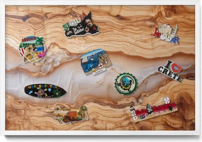 Produktbild von Magnetboard 60x40 cm – Weißer Rahmen – Holzstruktur Mit Harz – Magnetische Tafel, Magnetwand – Metall Magnetische Tafel, Kinderzimmer