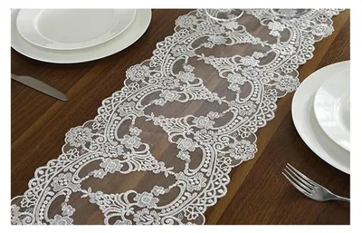 Obrázok produktu pre Běžec na stôl s kvetinovým vzorom a čipkou, polyester, biela farba, 26x70 cm