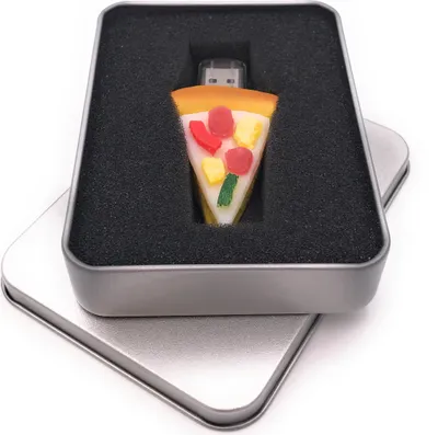 Produktbild von Onwomania Pizza Essen Fast Food USB Stick in Alu Geschenkbox 128 GB USB 3.0