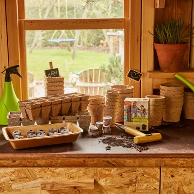 Produktbild von Handsprüher 1 l hellgrün aus Kunststoff mit schwarzer Düse stabile Sprühflasche für Pflanzenpflege Reinigung und Bewässerung ergonomisch handlich robust