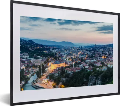 Produktbild von MuchoWow® MuchoWow® Gerahmtes Poster Stadtbild von Sarajevo in Bosnien und Herzegowina 40x30 cm - Poster mit zchwarzem Bilderrahmen - Bilderrahmen - Poster im Rahmen