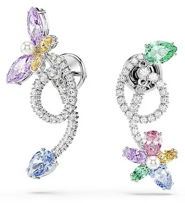 Image de Boucles d'oreilles pendantes Swarovski x Ariana Grande, avec un accessoire de complément, disponibles dans différentes finitions