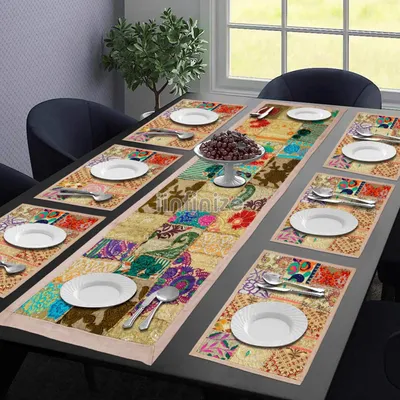 Produktbild von Handgefertigtes Baumwoll-Tischläufer-Set mit Platzdeckchen