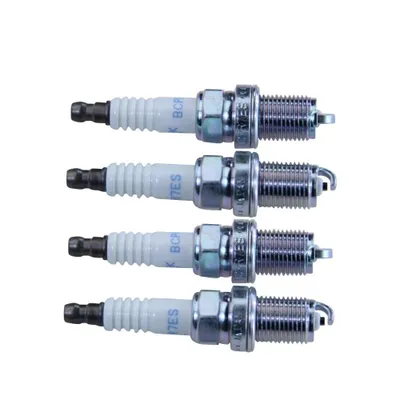 Image de Bougie d'allumage NGK BCPR7ES, 3330, 4 pièces