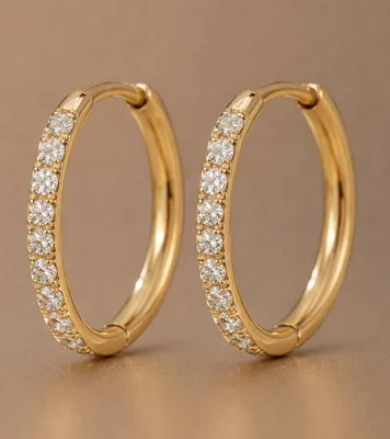 Produktbild von Lundholm Creolen Damen Vergoldet Delia – Edelstahl 18K Gold Plated mit Zirkonia Steinen 18mm – Hypoallergen Wasserfest Premium Schmuck