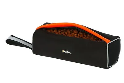 Produktbild von Kerbl Snackdummy für Hunde Trainingsdummy wasserfest schwimmfähig Apportieren