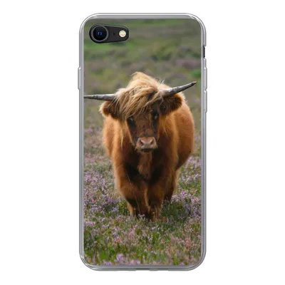 Produktbild von MuchoWow® Handyhülle Schutzhülle Hülle für iPhone 8 Schottische Hochlandbewohner - Heidelandschaft - Tiere Silikon Softcase Handy Hülle - Schutzhaube