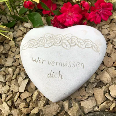 Produktbild von Grabherz Spruch Grabschmuck Grab Herz - Wir vermissen dich - ca.600g
