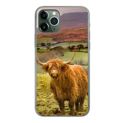 Produktbild von MuchoWow® Handyhülle Schutzhülle Hülle für iPhone 11 Pro Schottischer Highlander - Berg - Herbst Silikon Softcase Handy Hülle - Handy