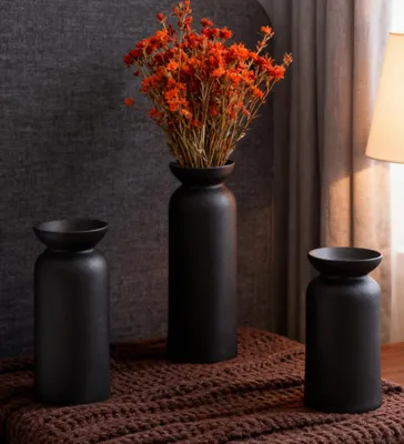 Image de Ensemble de 3 vases en céramique noire pour une décoration minimaliste