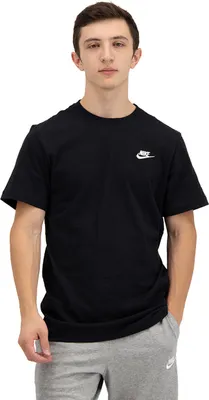 Produktbild von Nike Sportswear Club Kurzarm-t-shirt Schwarz M / Regular Mann Schwarz M