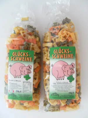 Produktbild von Streuteile Glücksschweine aus Nudelteig, 2X 250 g, Nudeln, Pasta, Dekoration, Delikatesse, Schweine Tiere